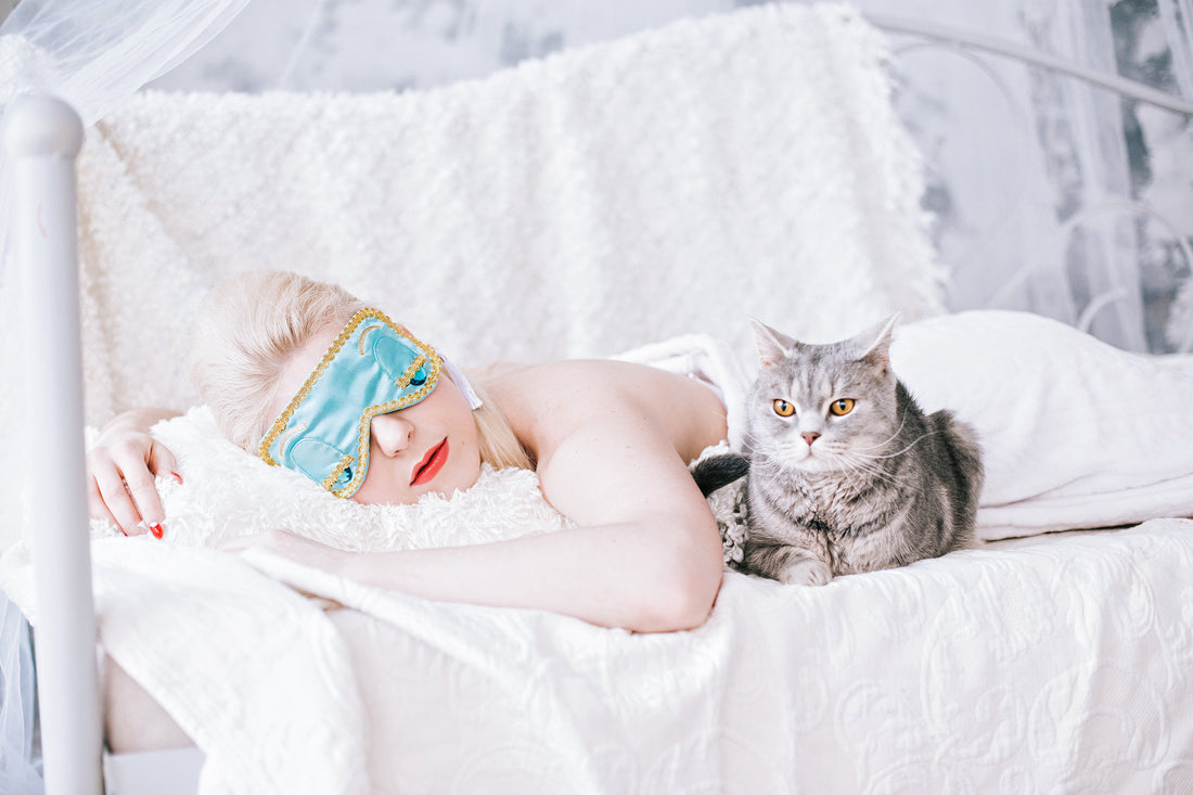 Audrey Inspired Sleep Mask: Iconic Style for Better Rest - Utopiat