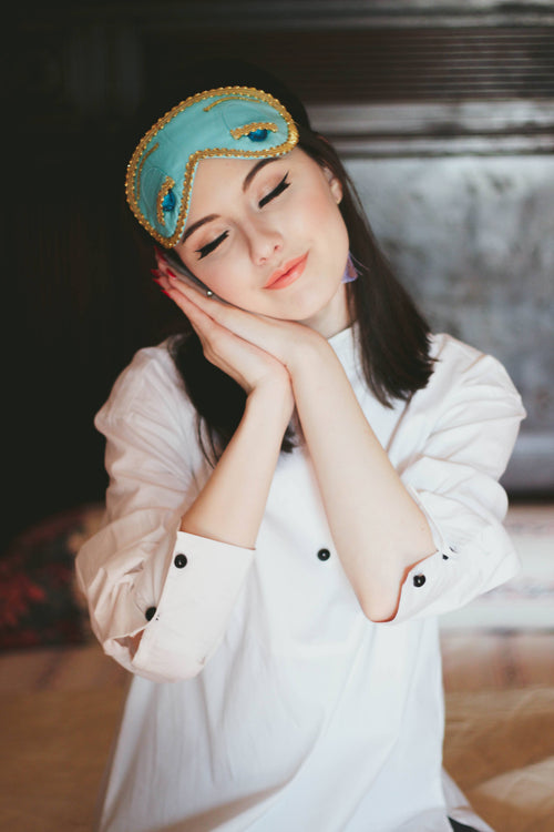 Audrey Hepburn “Breakfast at Tiffany’s” Sleep Set – One Size Fits Most (Rental) - Utopiat