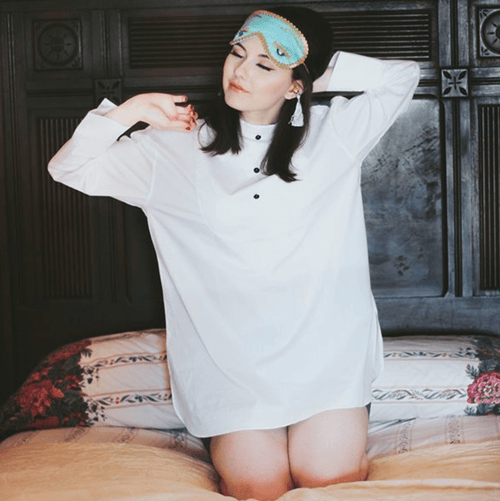 Audrey Hepburn “Breakfast at Tiffany’s” Sleep Set – One Size Fits Most (Rental) - Utopiat